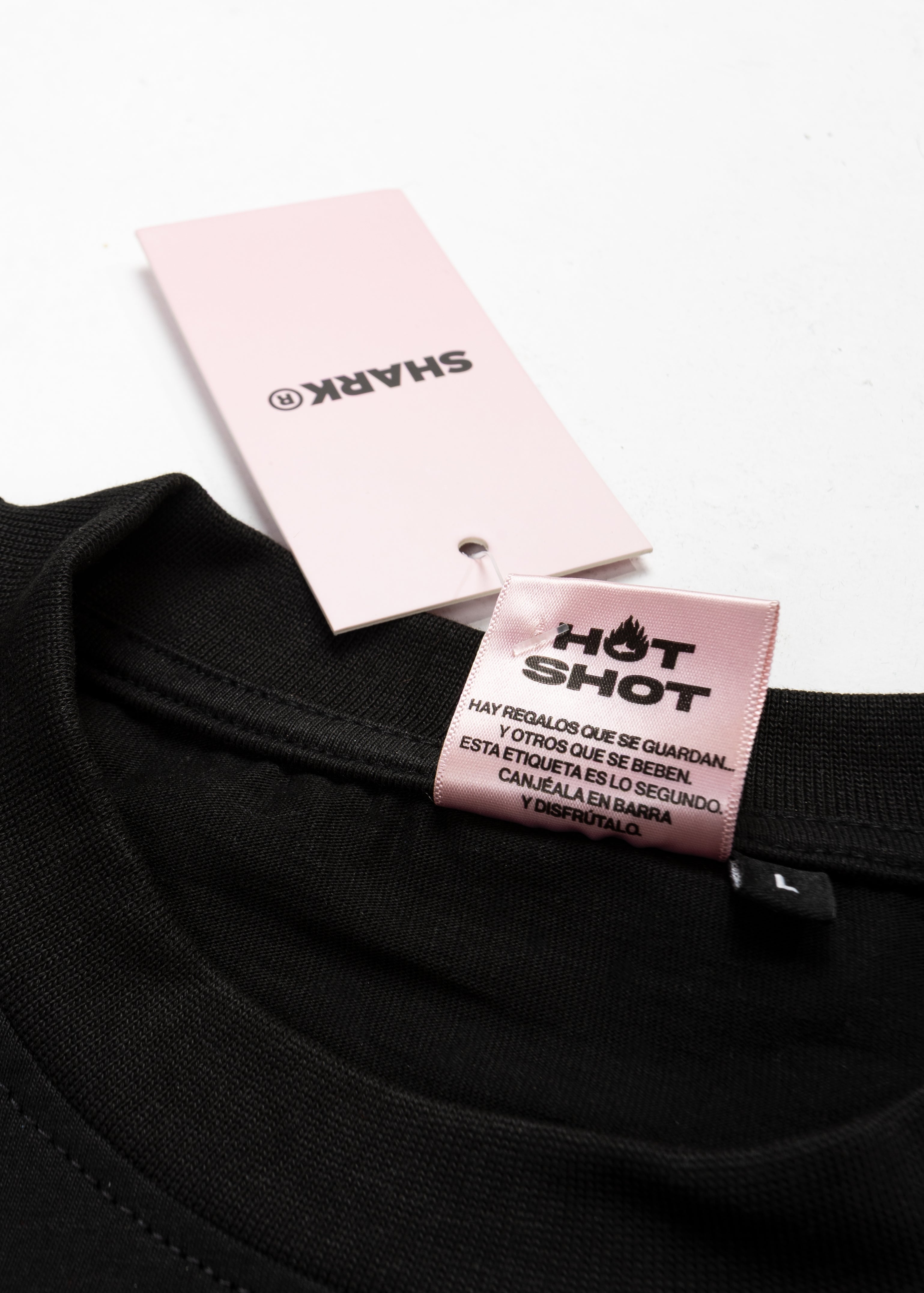 SHARK Liquid Black Tee
